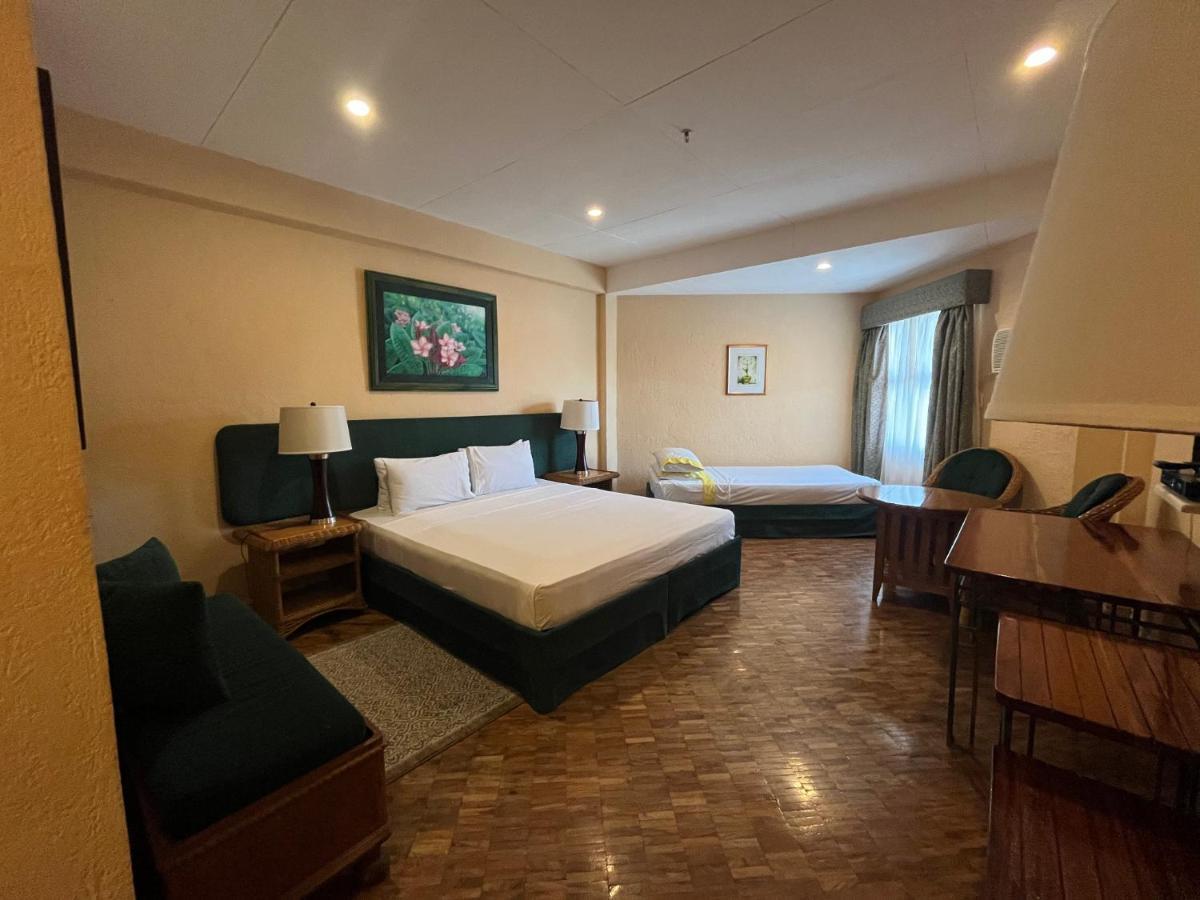 Coco Grande Hotel Dumaguete City Exterior photo