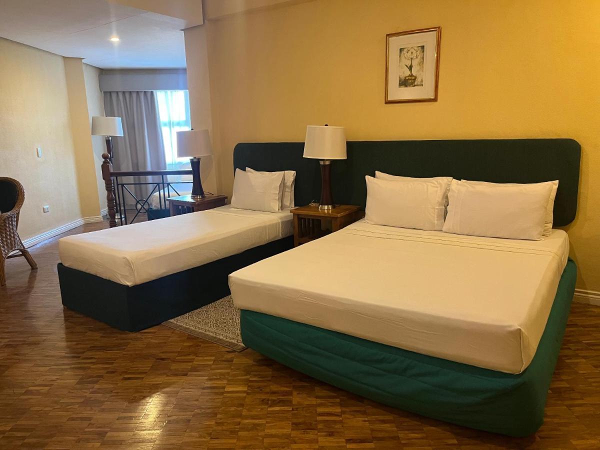 Coco Grande Hotel Dumaguete City Exterior photo